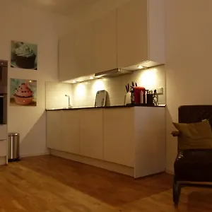 modern-living-in-berlin-friedrichshain.find-berlin-hotels.com/